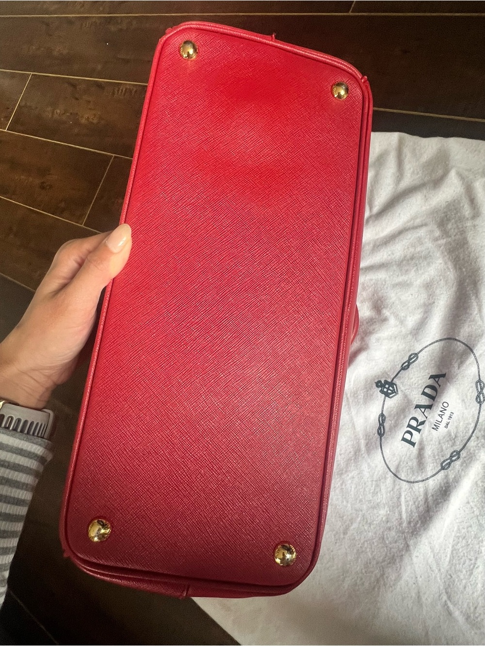 👜 Prada Saffiano Lux Galleria Double-Zip Tote – Vibrant Red - Picture 8 of 17